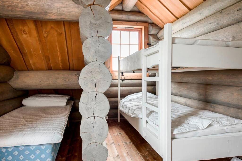 Log Cabin In Nature - Situated In Trillevallen- Are Ундерсокер Экстерьер фото